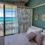 Alkionides Guest house Polychrono