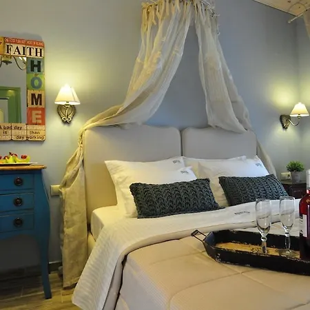 Alkionides Guest house Polychrono